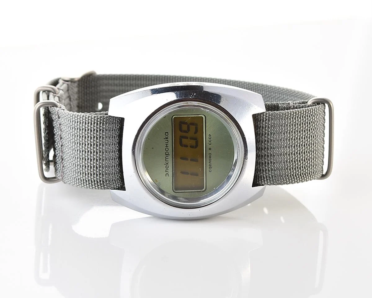 Early Soviet USSR digital watch Electronika 3049 (B6-02)