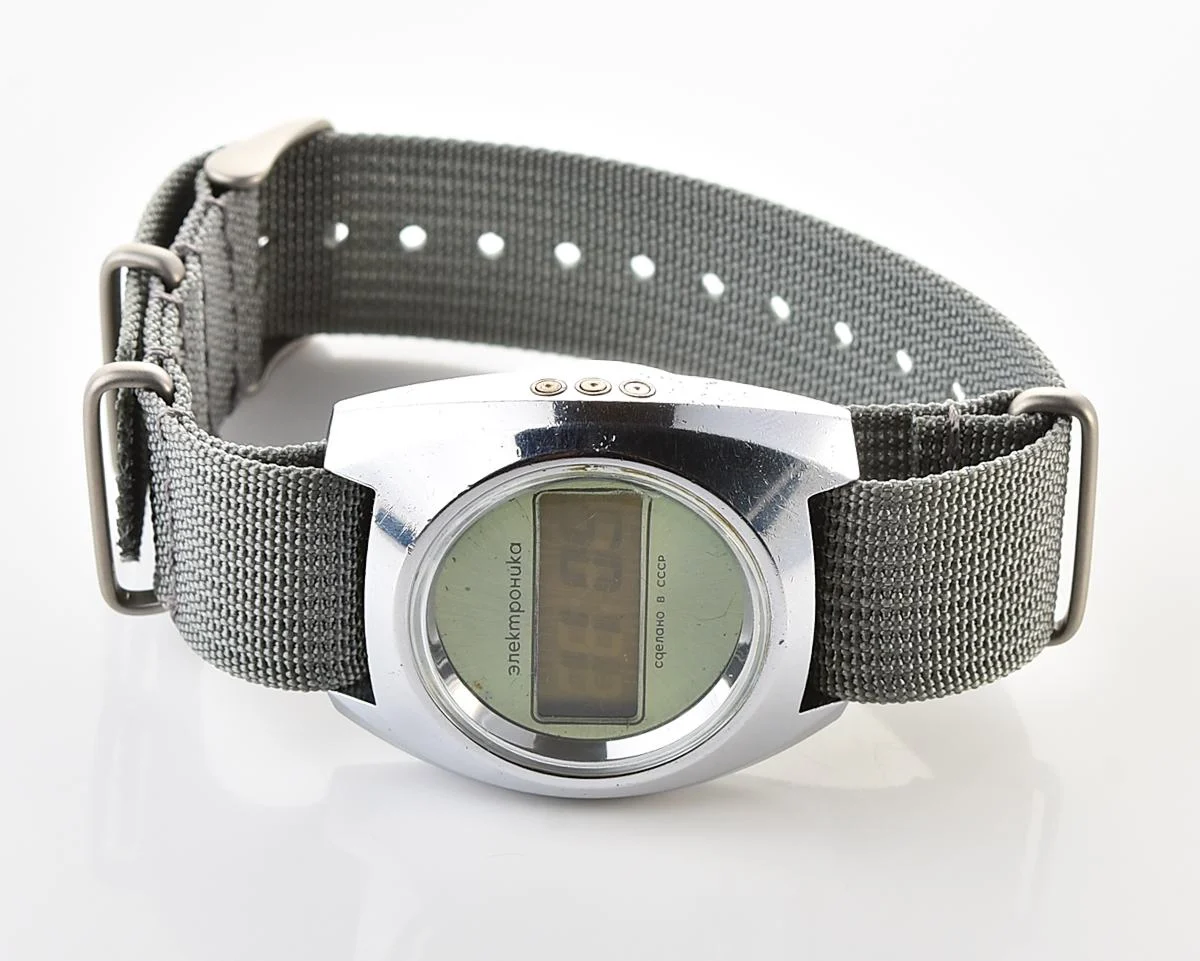 Early Soviet USSR digital watch Electronika 3049 (B6-02)