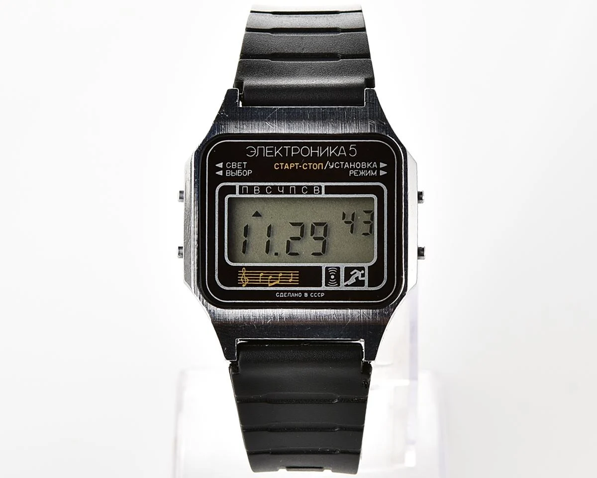 Digital vintage wristwatch Electronika-5 - with three melodies!