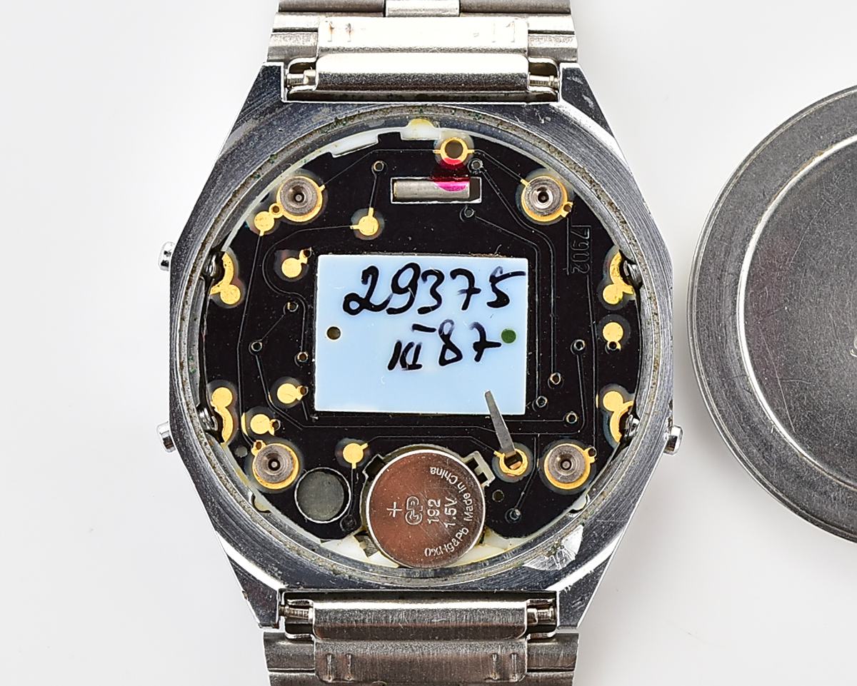 Digital vintage USSR wristwatch Electronika-52 with new stainless steel bracelet