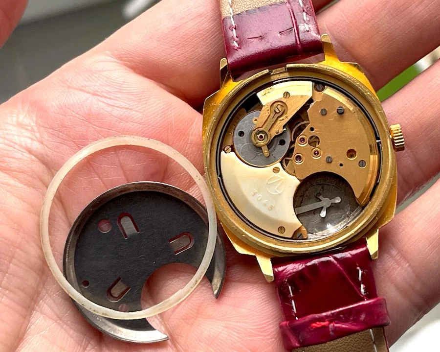 Rare Soviet vintage watch Luch with electro-mechanical hybrid 3045 movement!