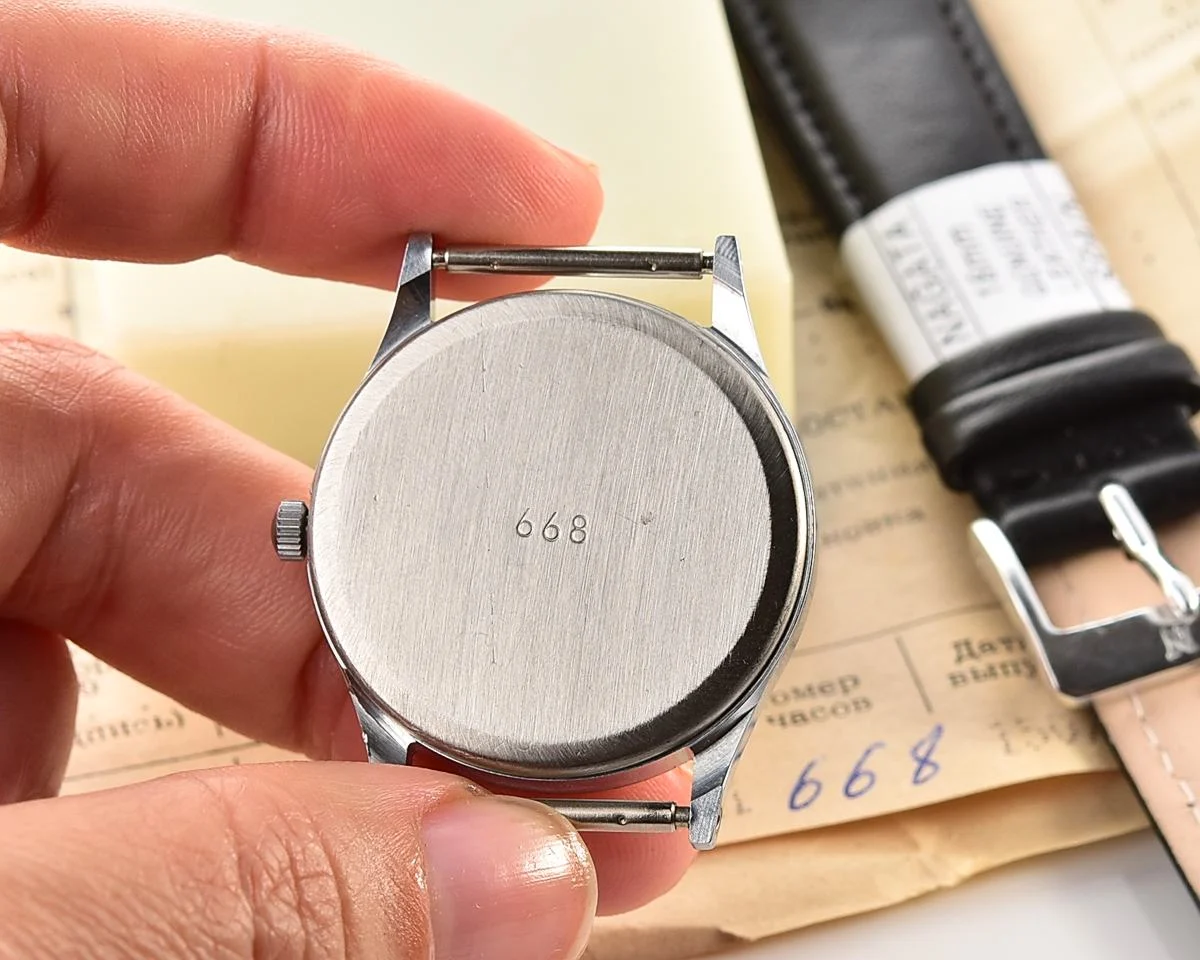 TIME CAPSULE: Soviet Luch quartz watch - New Old Stock (NOS)!