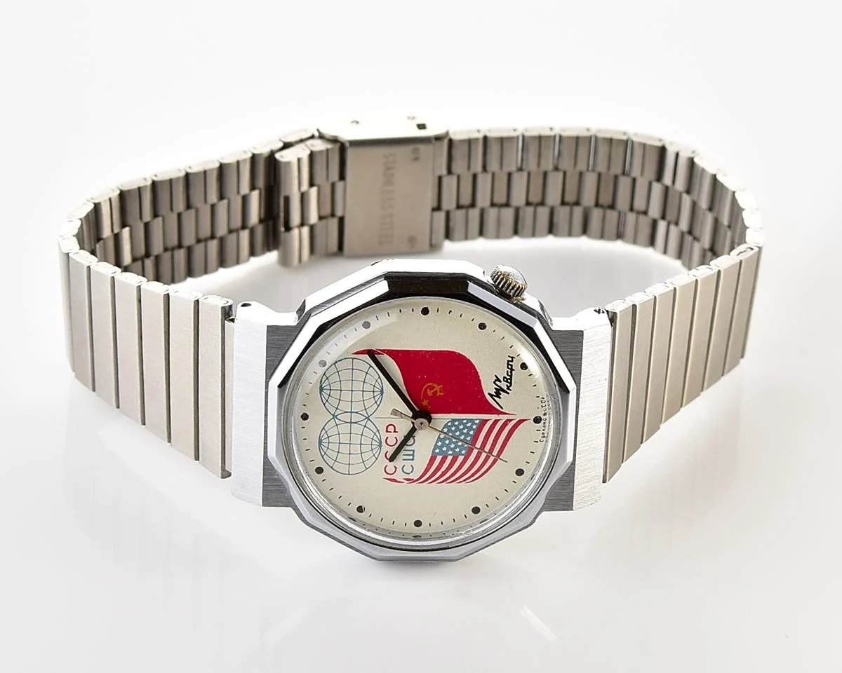 Soviet Luch wrist watch with quartz movement - USA & USSR friendship