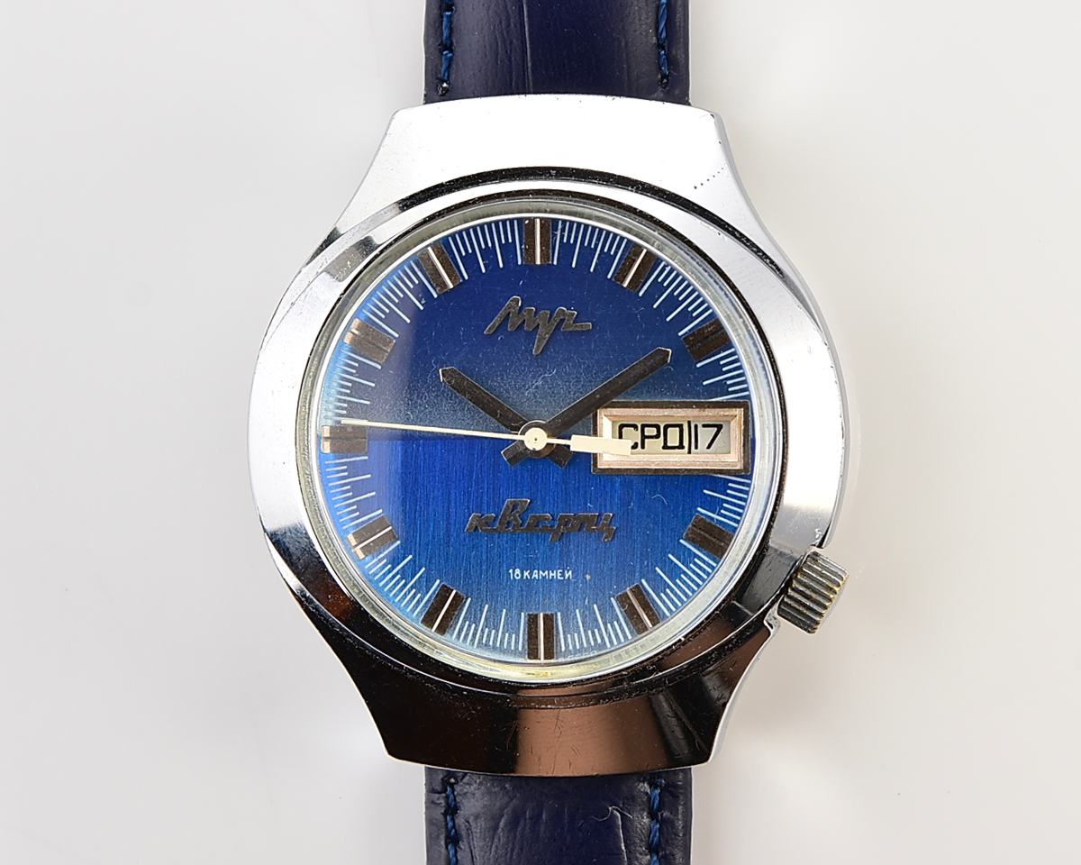 Rare soviet vintage watch LUCH with electro-mechanical hybrid 3055 movement