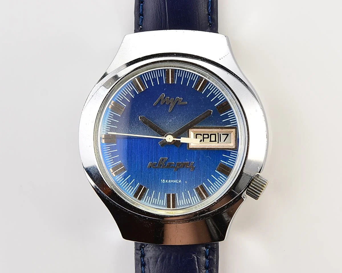 Rare Soviet vintage watch Luch with electro-mechanical hybrid 3055 movement