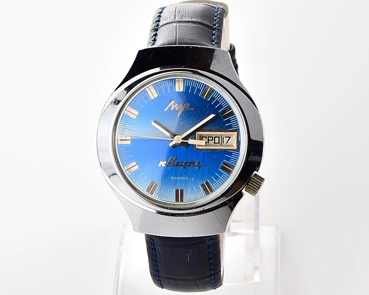 Rare Soviet vintage watch Luch with electro-mechanical hybrid 3055 movement