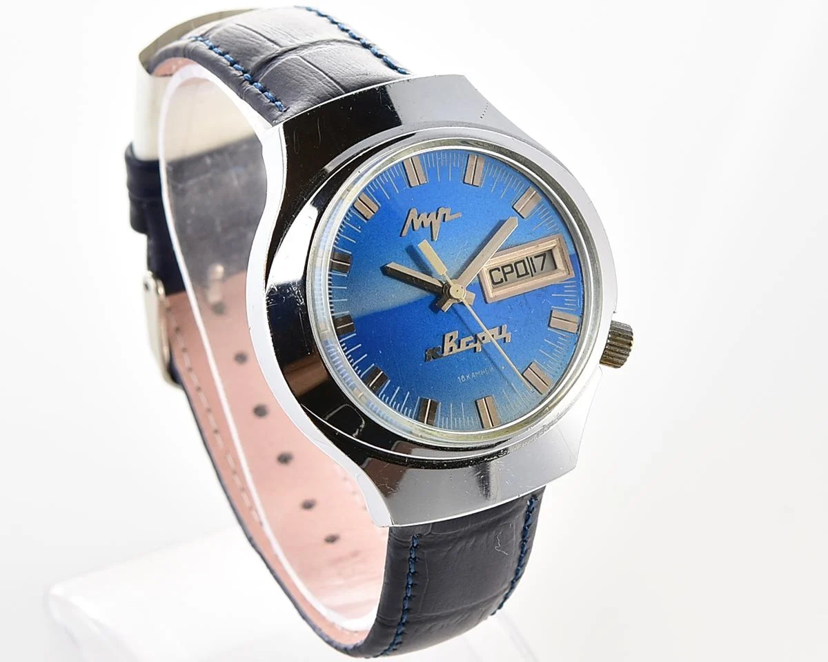 Rare Soviet vintage watch Luch with electro-mechanical hybrid 3055 movement
