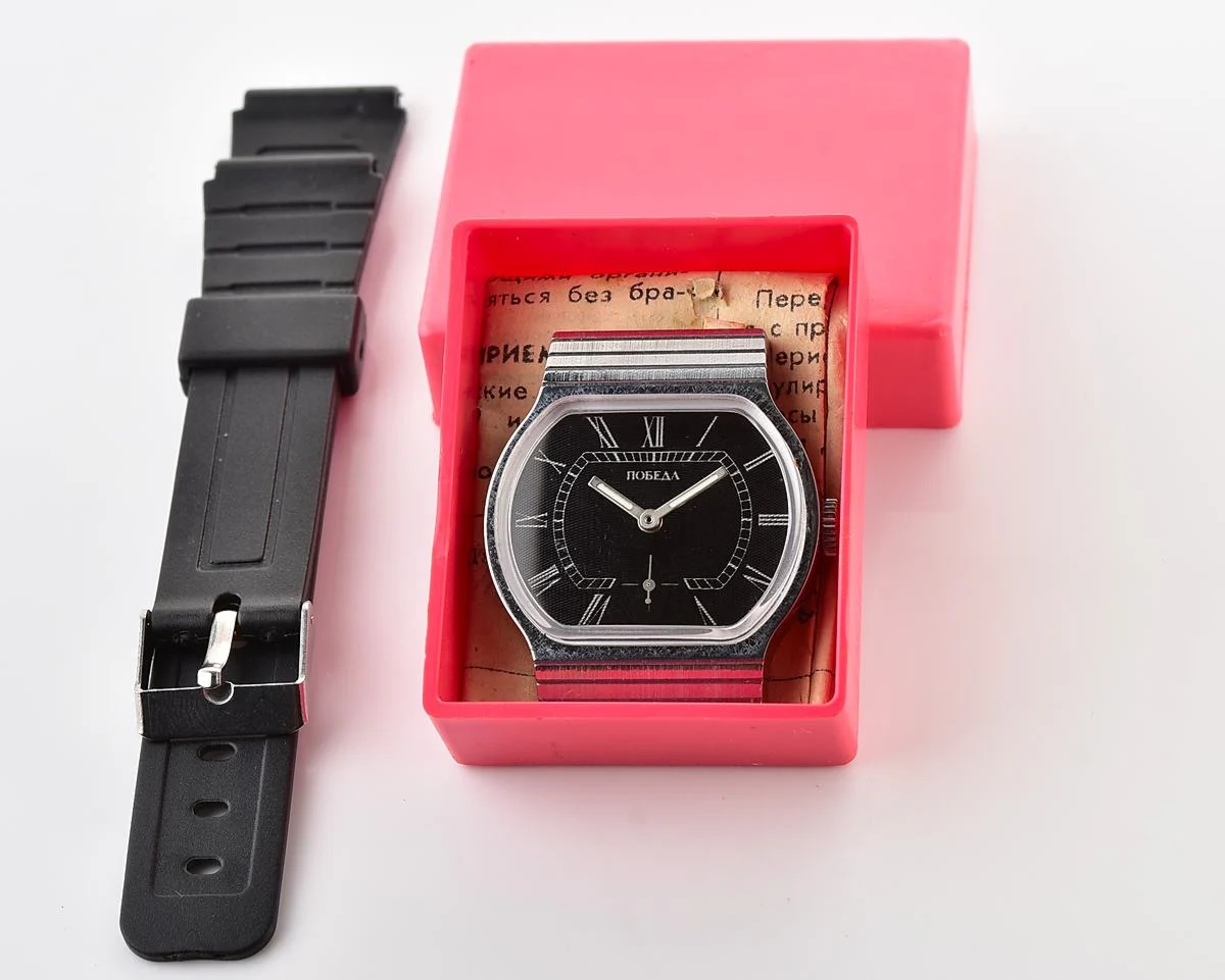TIME CAPSULE: Soviet mechanical Pobeda watch - New Old Stock (NOS)!