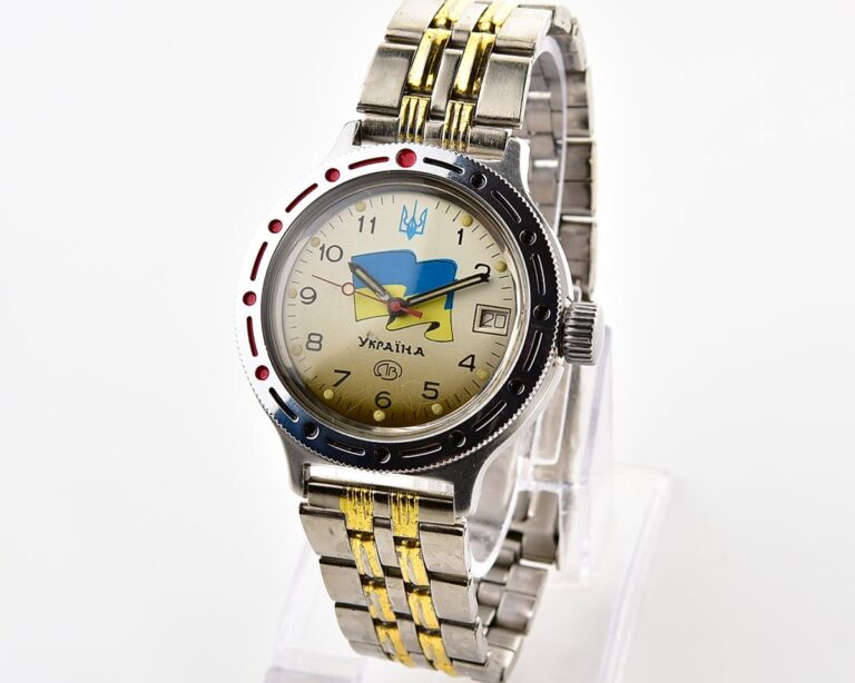 Mechanical self-winding Vostok Amphibia with flag of 🇺🇦UKRAINE!