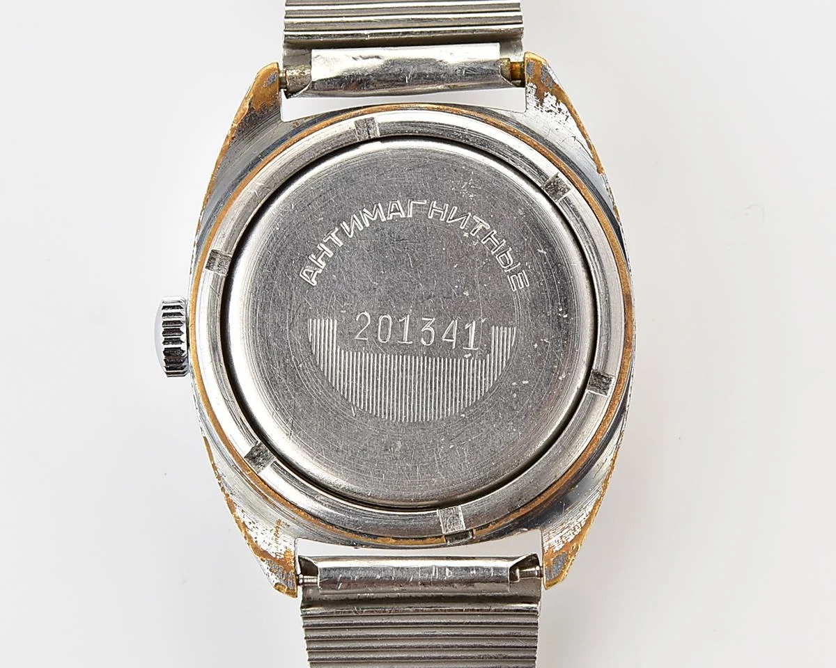 Soviet Raketa vintage mechanical watch with antimagnetic movement 2610!