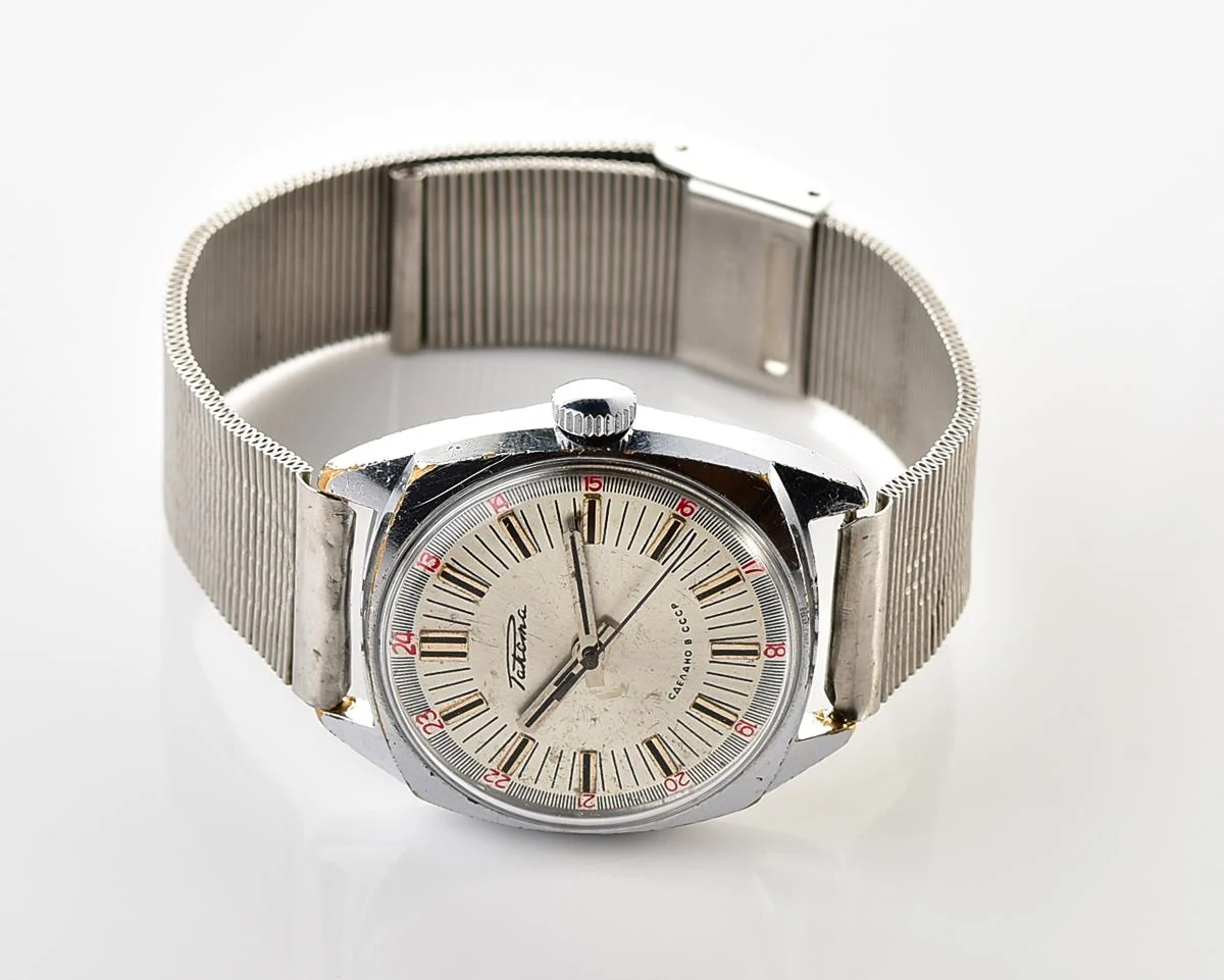 Soviet Raketa vintage mechanical watch with antimagnetic movement 2610!