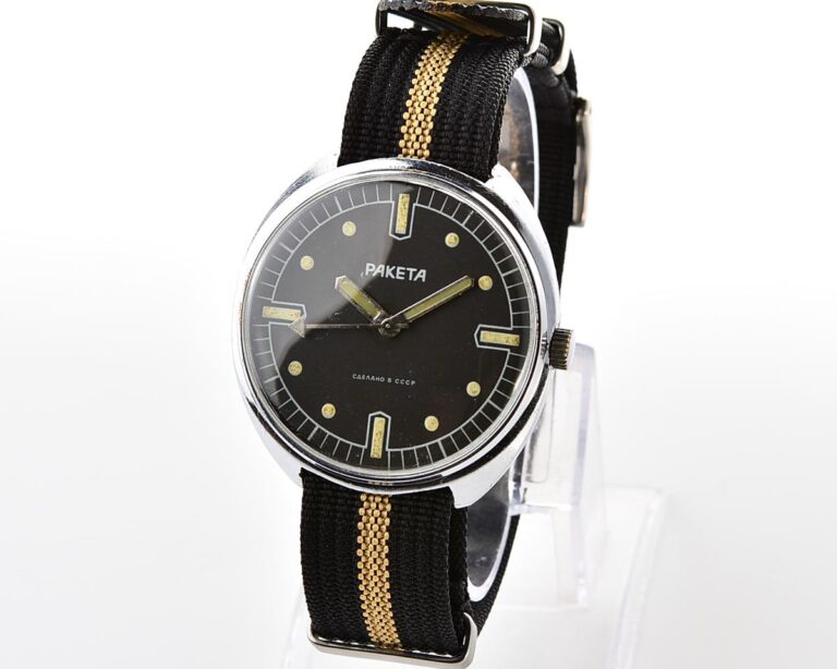 Soviet RAKETA military style mechanical watch with nylon NATO strap!