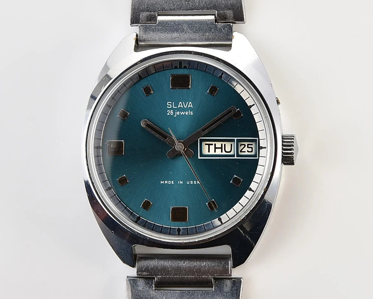 Excellent vintage Soviet Slava mechanical wristwatch with rare dial