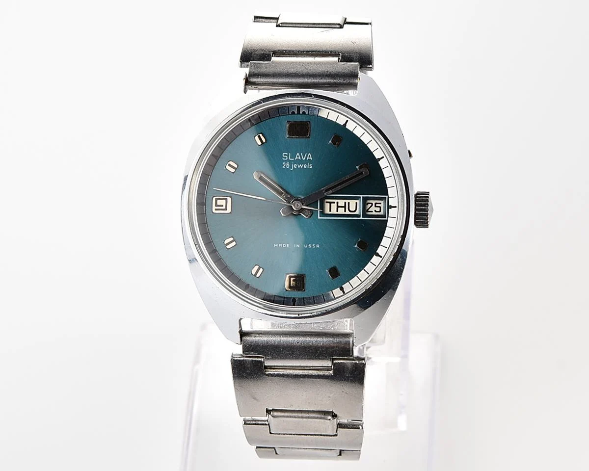 Excellent vintage Soviet Slava mechanical wristwatch with rare dial