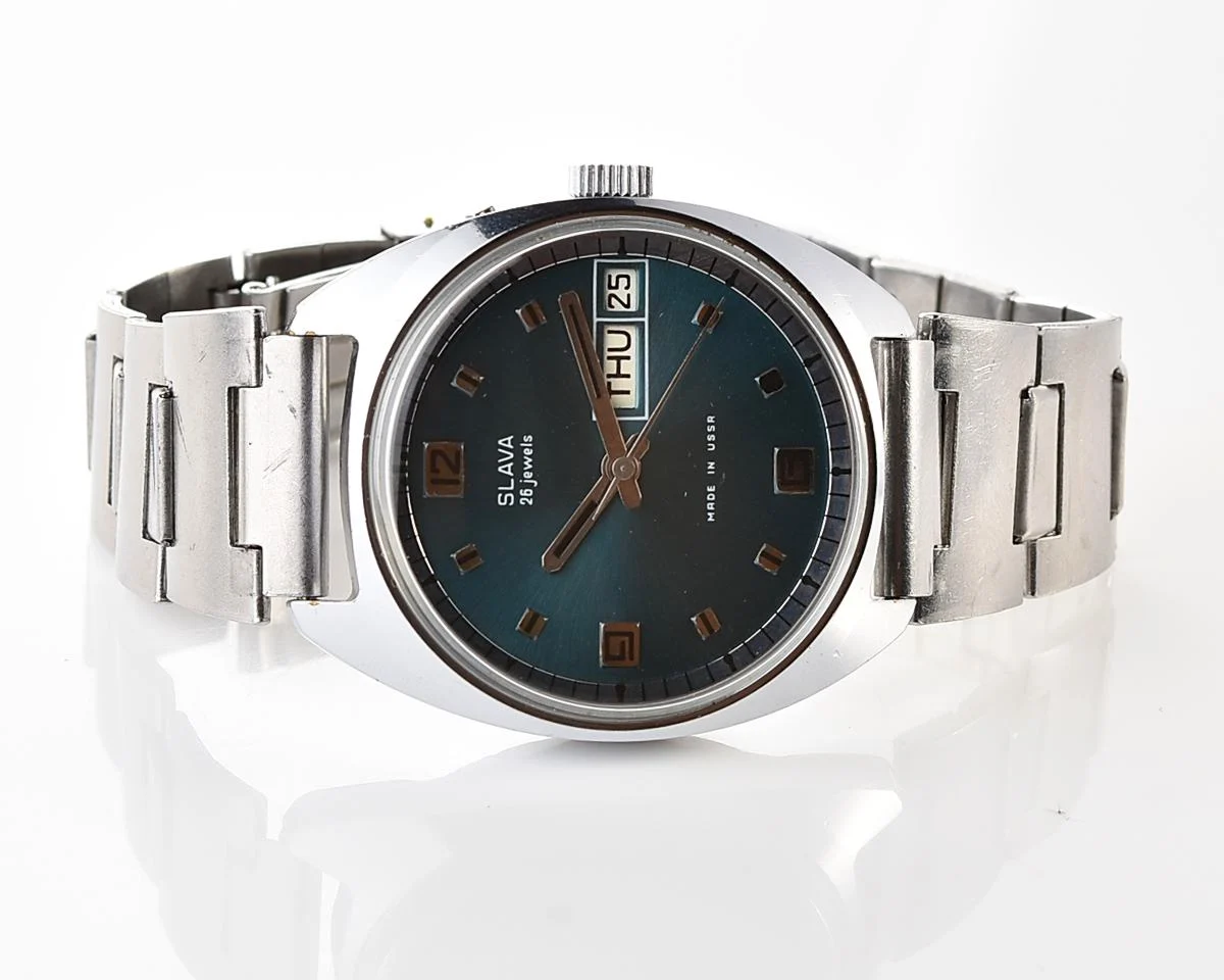 Excellent vintage Soviet Slava mechanical wristwatch with rare dial