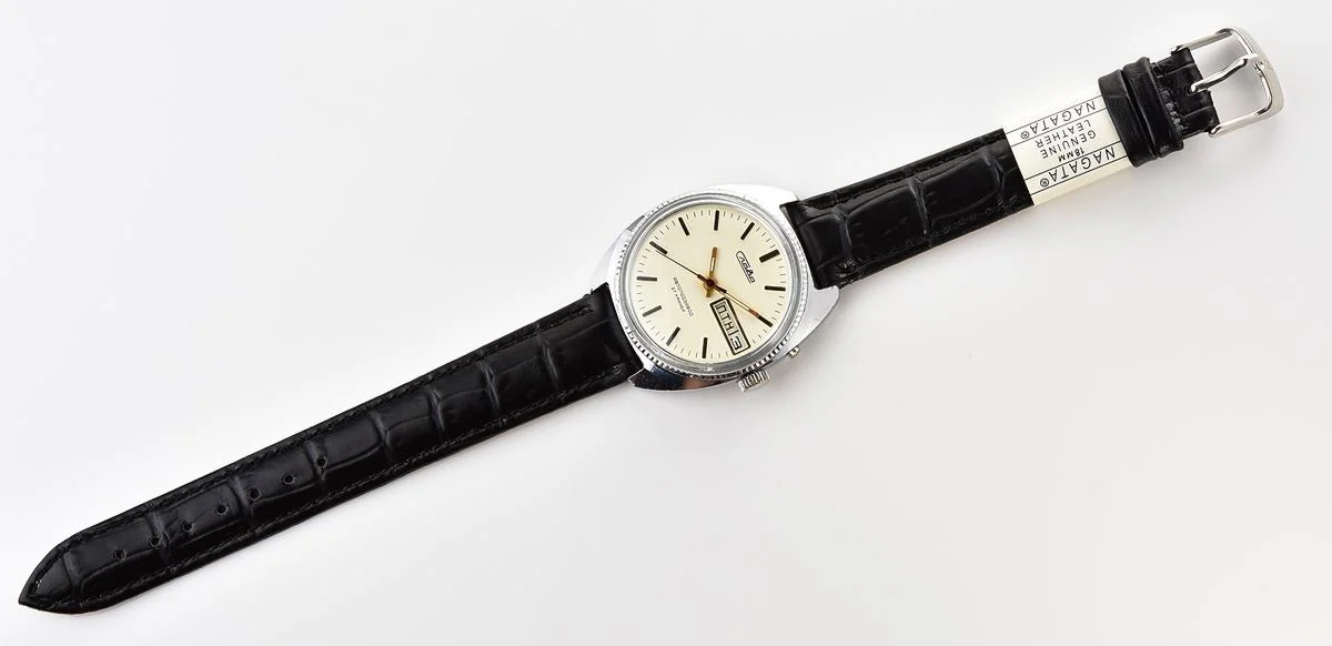 Excellent Slava Soviet mechanical vintage watch with automatic self-winding movement