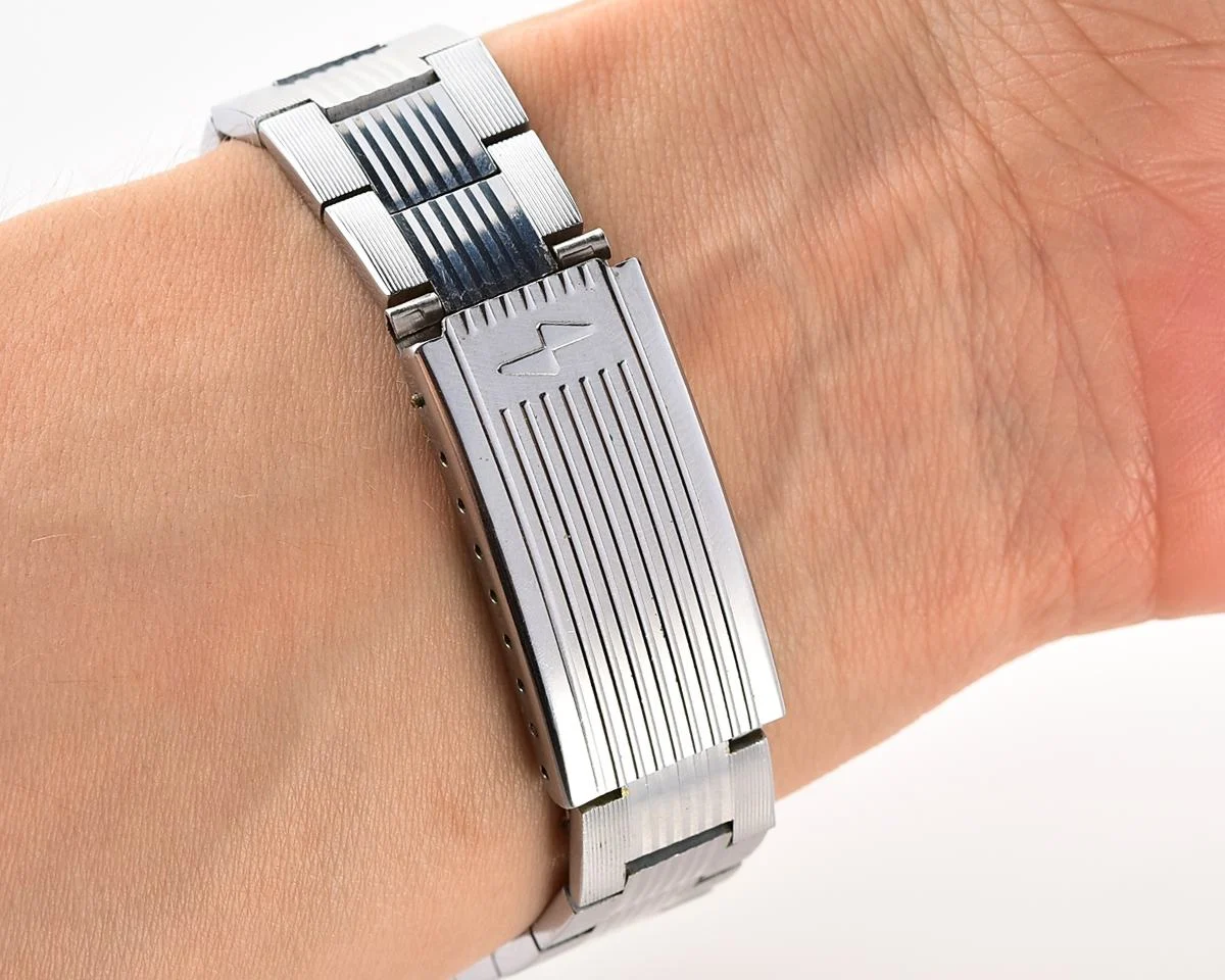 Soviet quartz Slava wristwatch with beautiful textured dial
