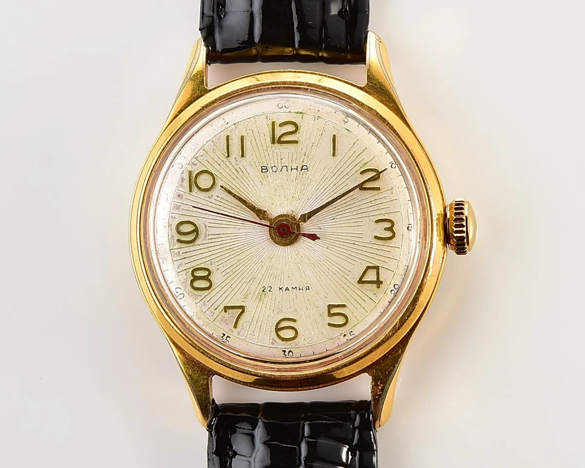 Soviet gold-plated Volna 22 jewels vintage mechanical watch