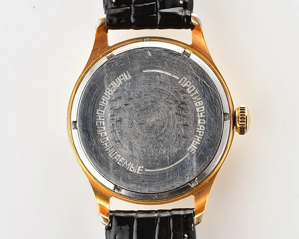 Soviet gold-plated Volna 22 jewels vintage mechanical watch