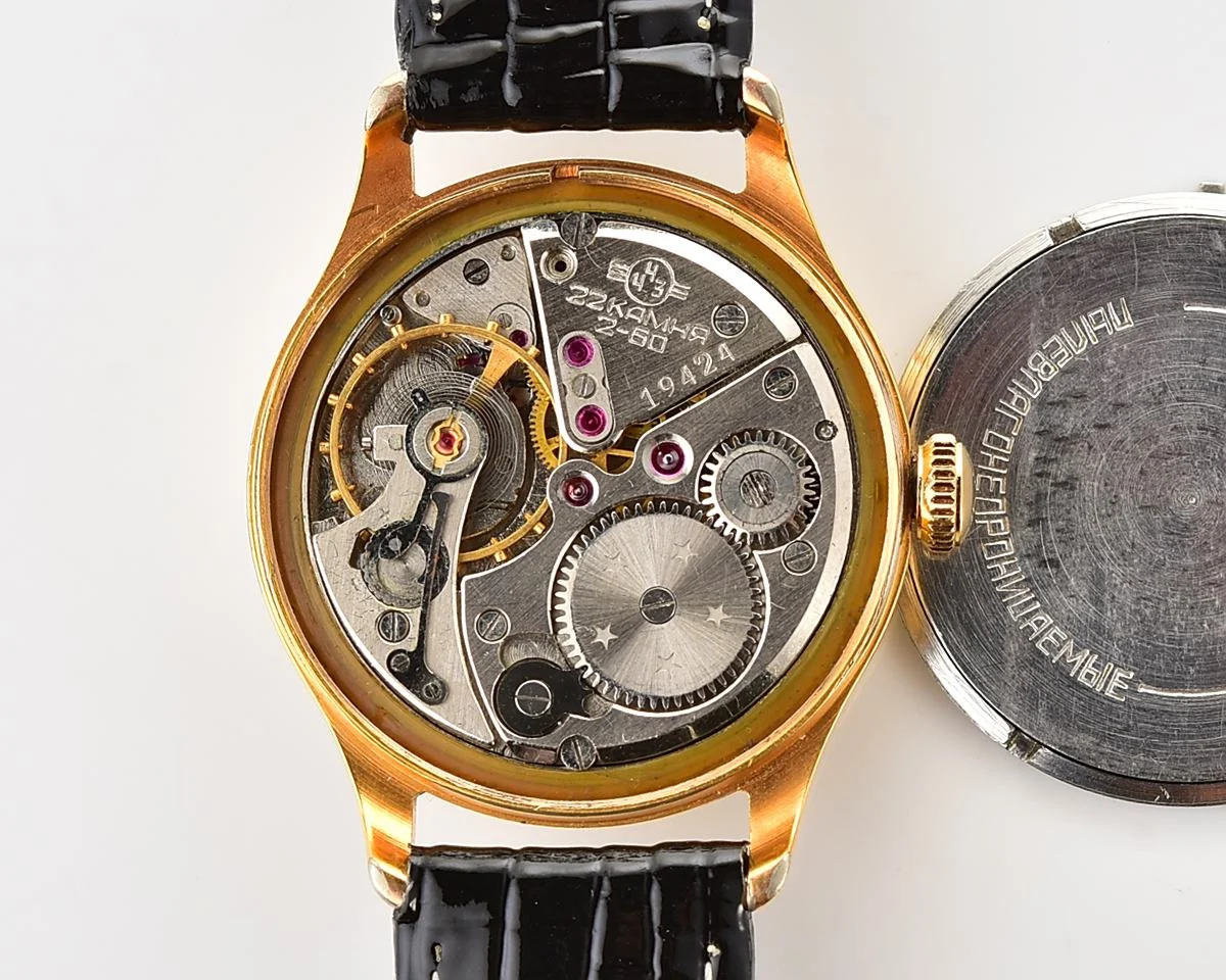 Soviet gold-plated Volna 22 jewels vintage mechanical watch