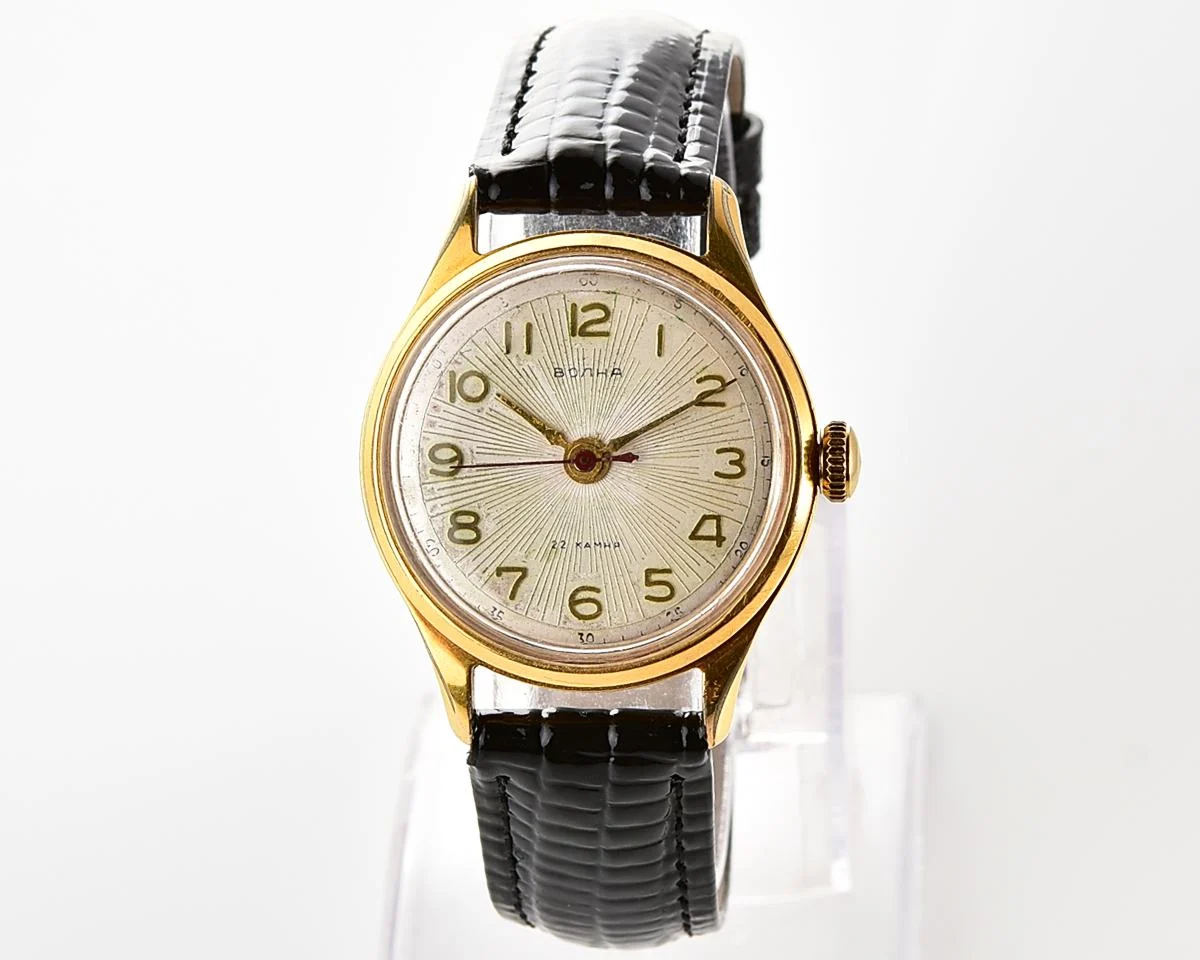 Soviet gold-plated Volna 22 jewels vintage mechanical watch