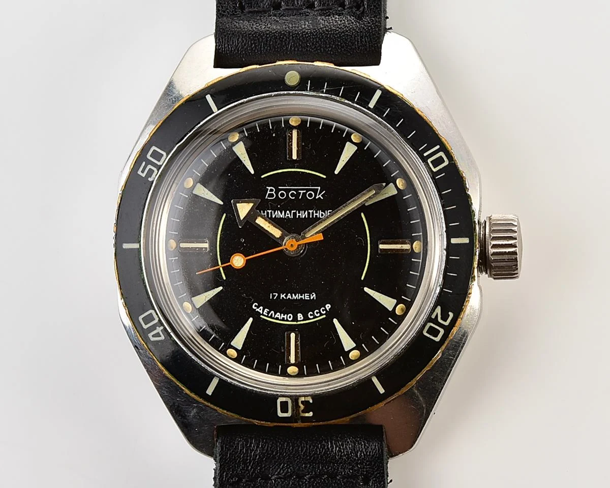 Soviet Vostok Amphibia mechanical wristwatch with original black bezel