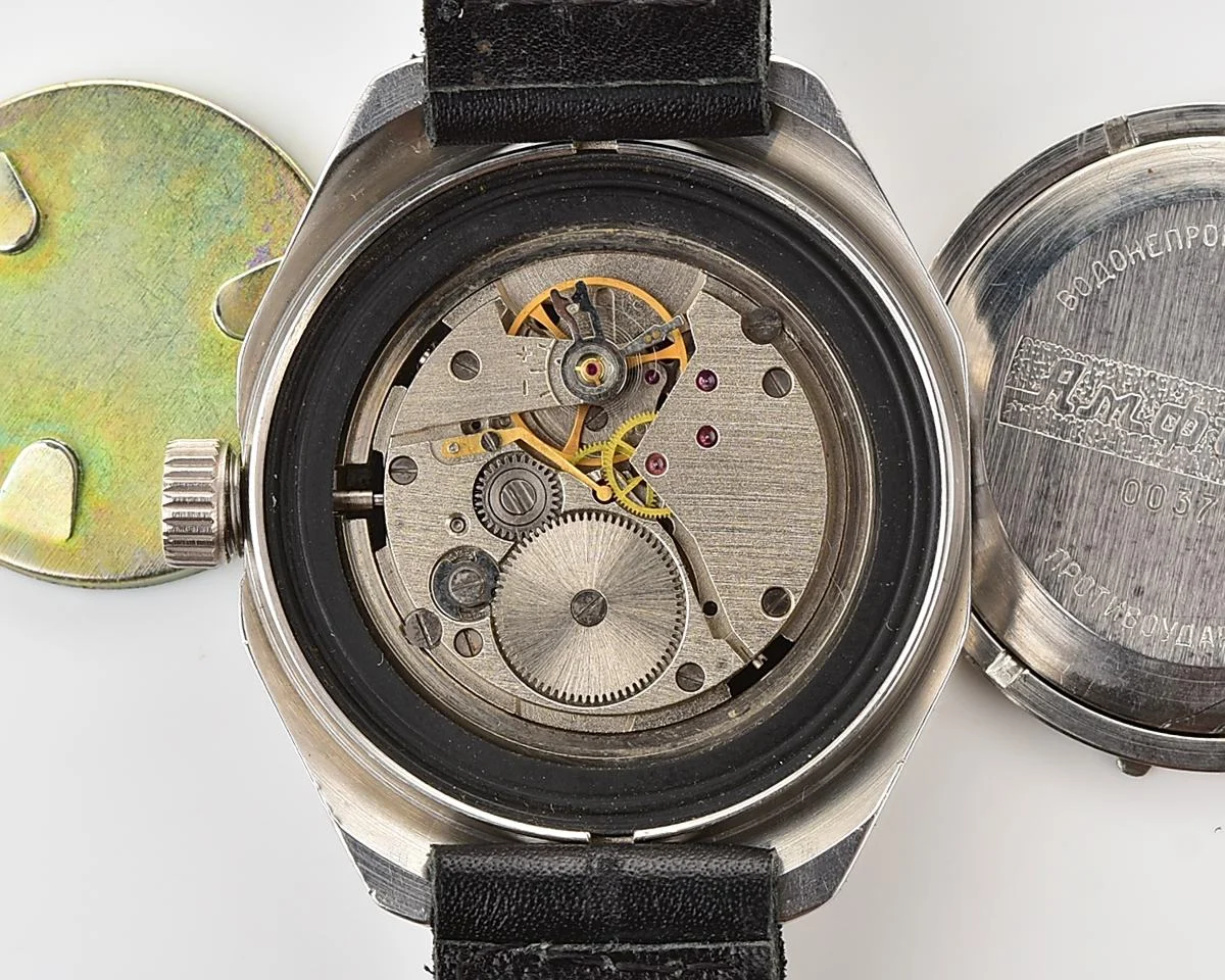 Soviet Vostok Amphibia mechanical wristwatch with original black bezel
