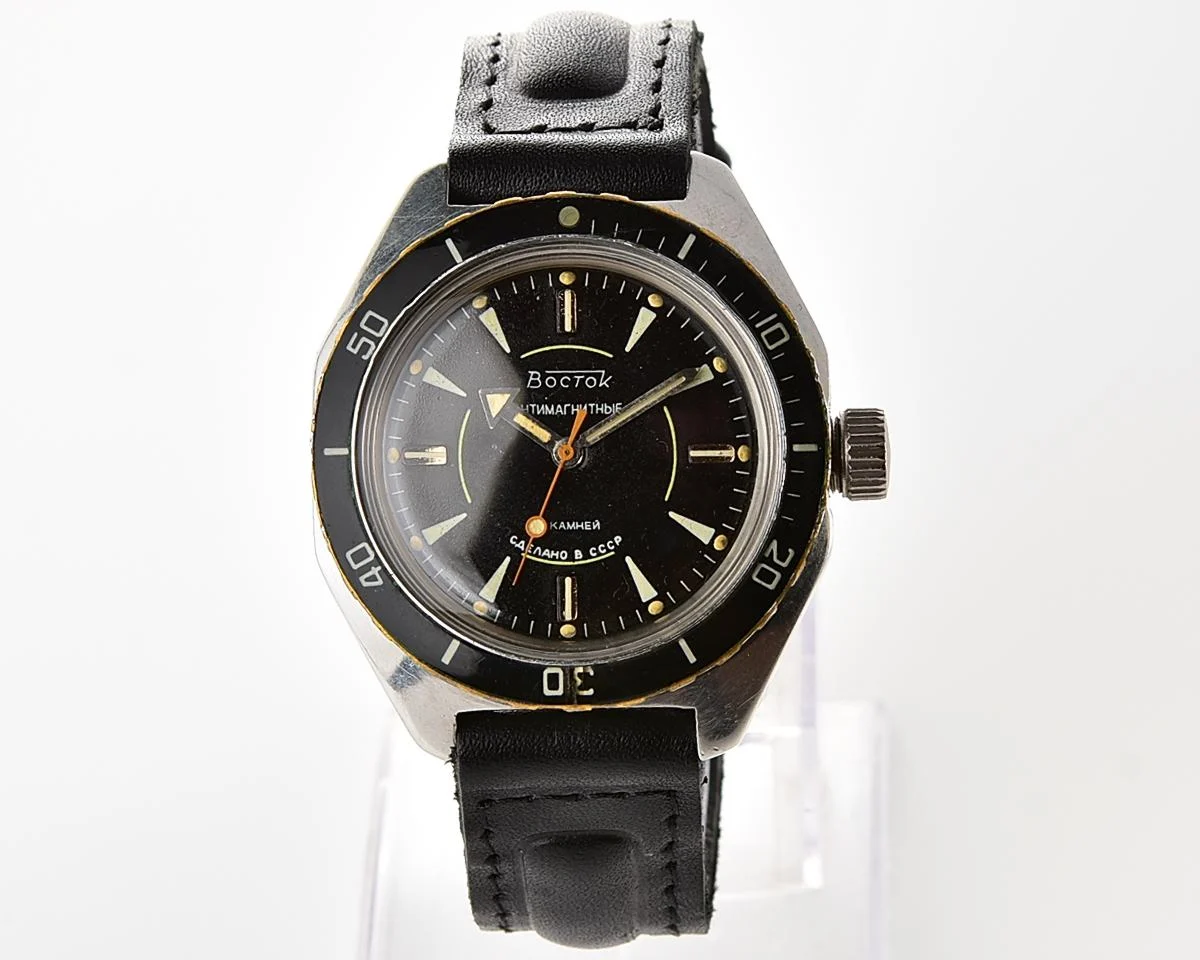 Soviet Vostok Amphibia mechanical wristwatch with original black bezel