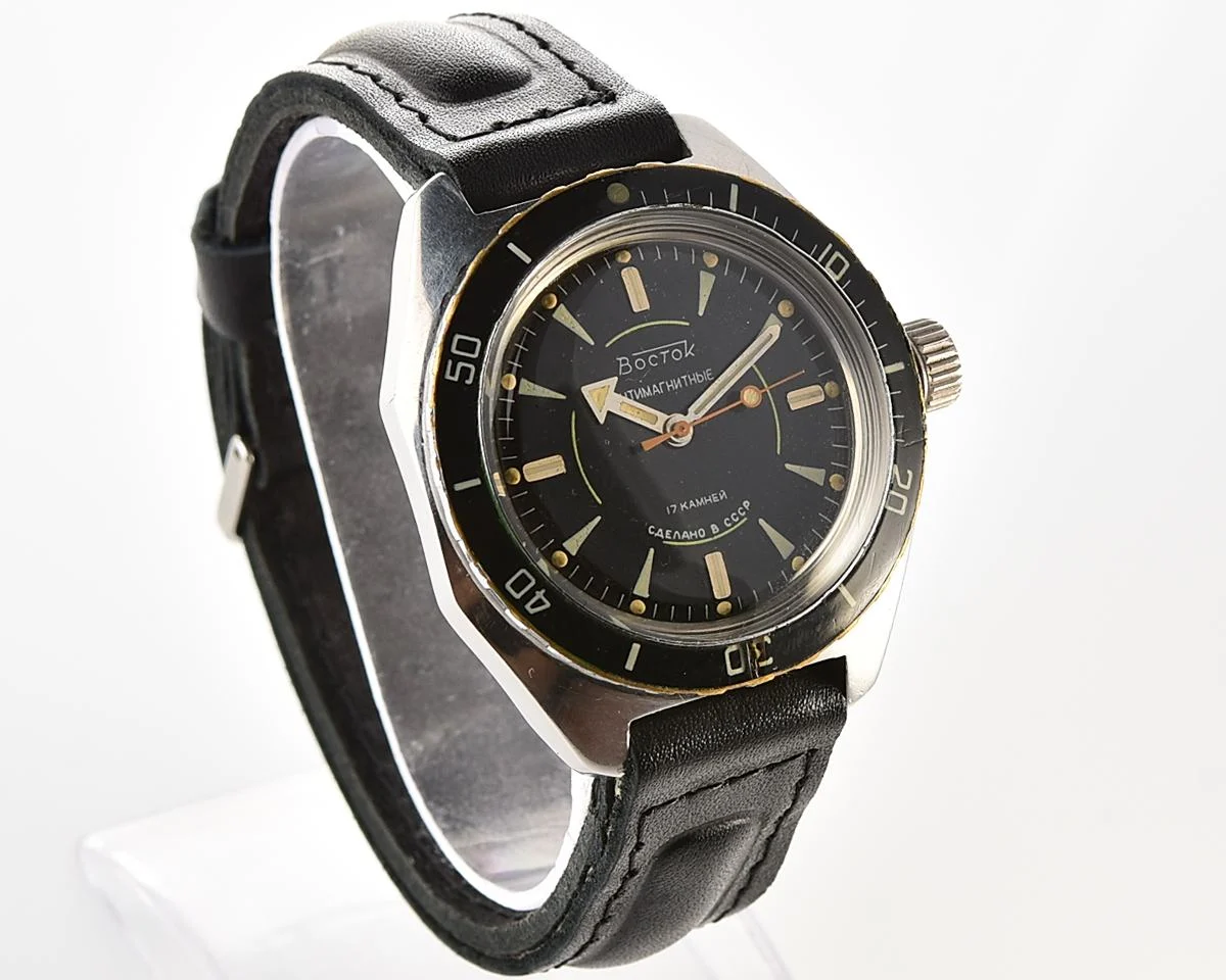 Soviet Vostok Amphibia mechanical wristwatch with original black bezel