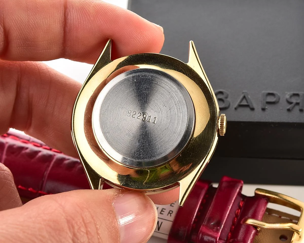 Excellent vintage Soviet Zaria quartz watch