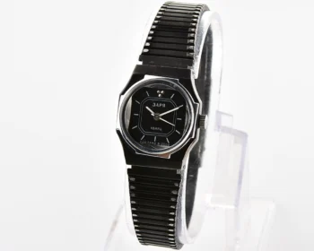 Vintage Zaria wristwatch for ladies with quartz movement