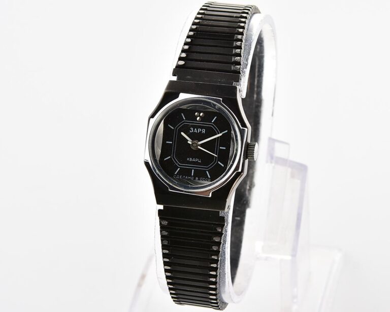 Vintage ZARIA wristwatch for ladies with automatic quartz movement