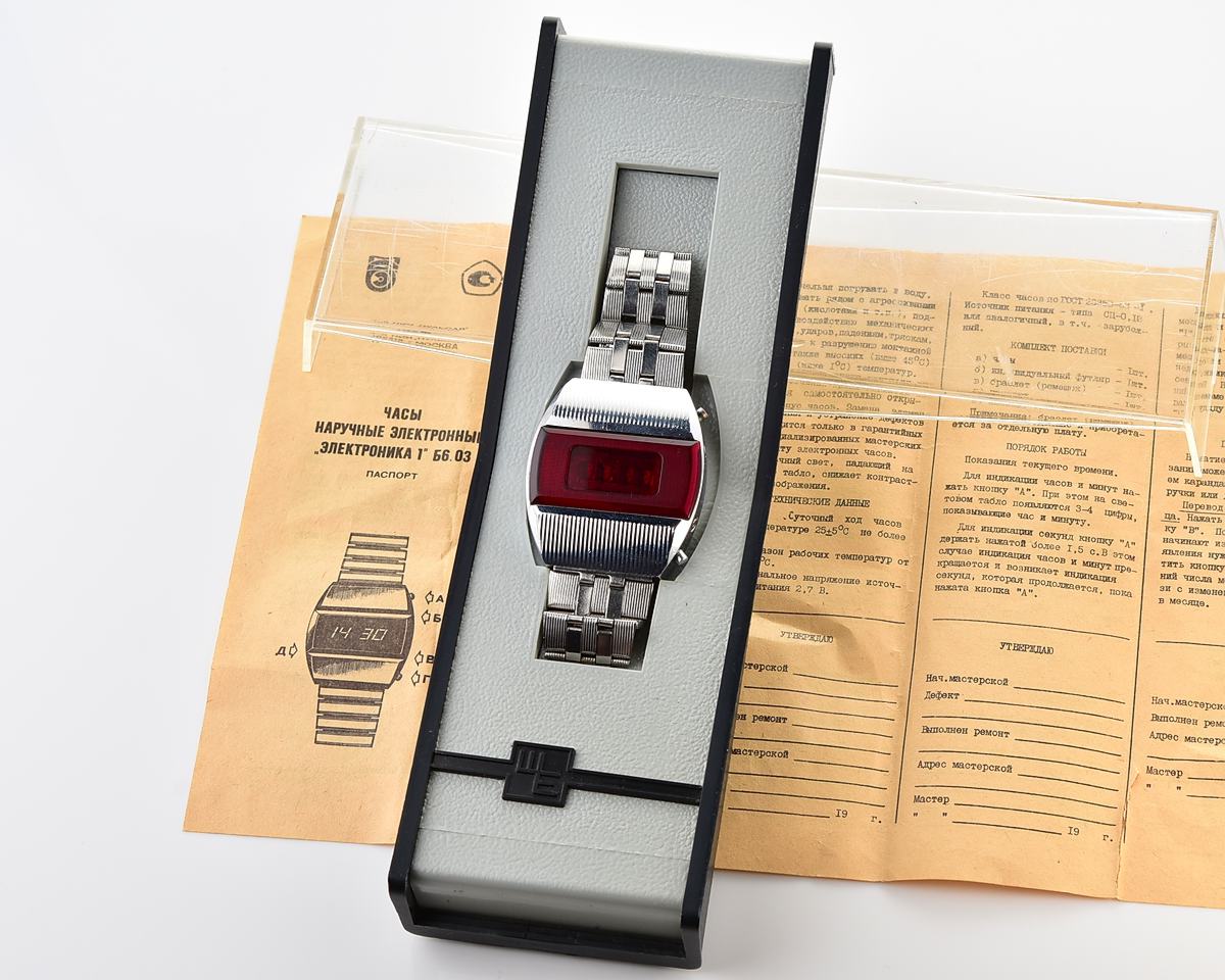 First RED LED Digital Vintage USSR Wrist Watch Electronika E-1 Pulsar with box and passport!