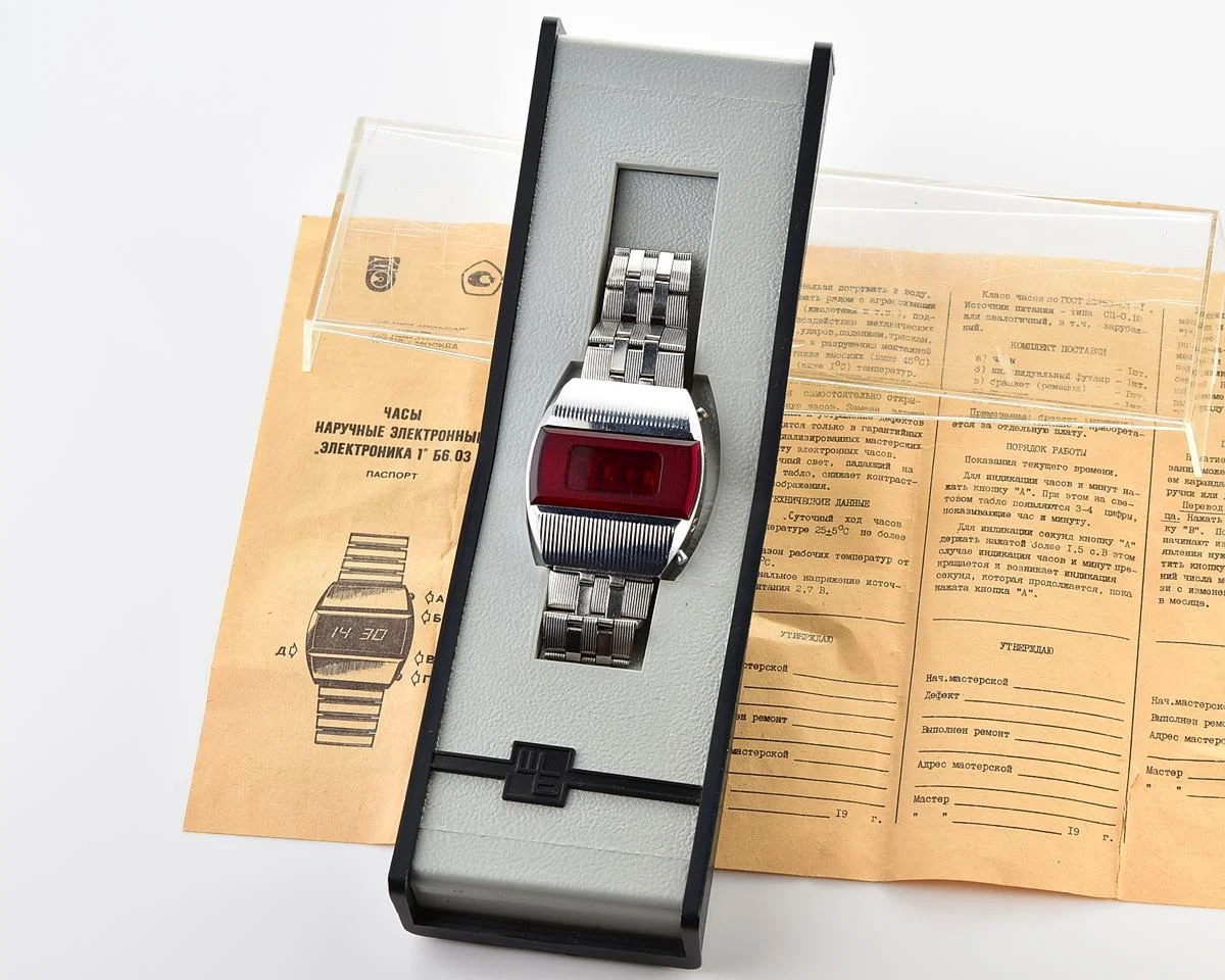 First Red LED Digital Vintage USSR Wrist Watch Electronika E-1 Pulsar with box and passport!