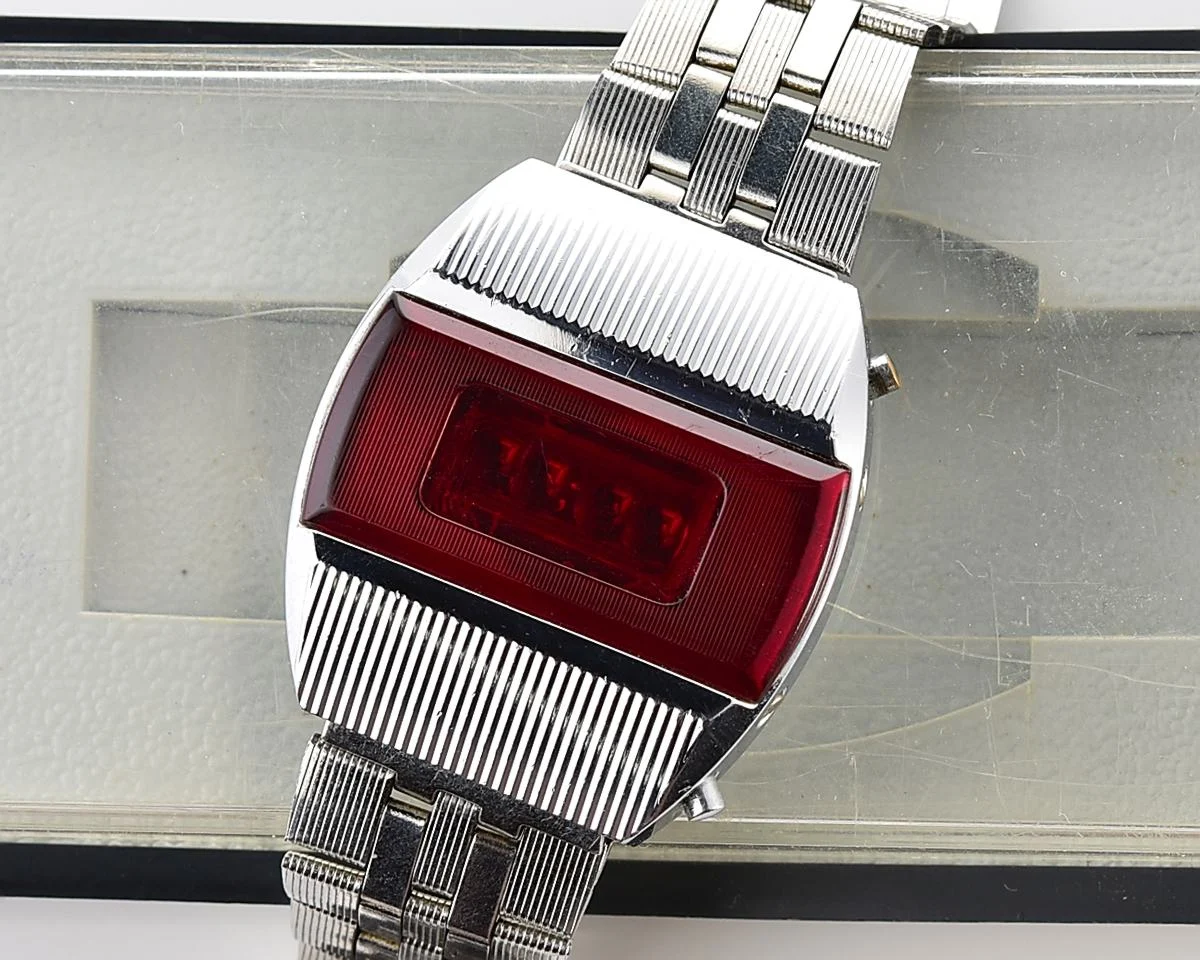 First Red LED Digital Vintage USSR Wrist Watch Electronika E-1 Pulsar with box and passport!