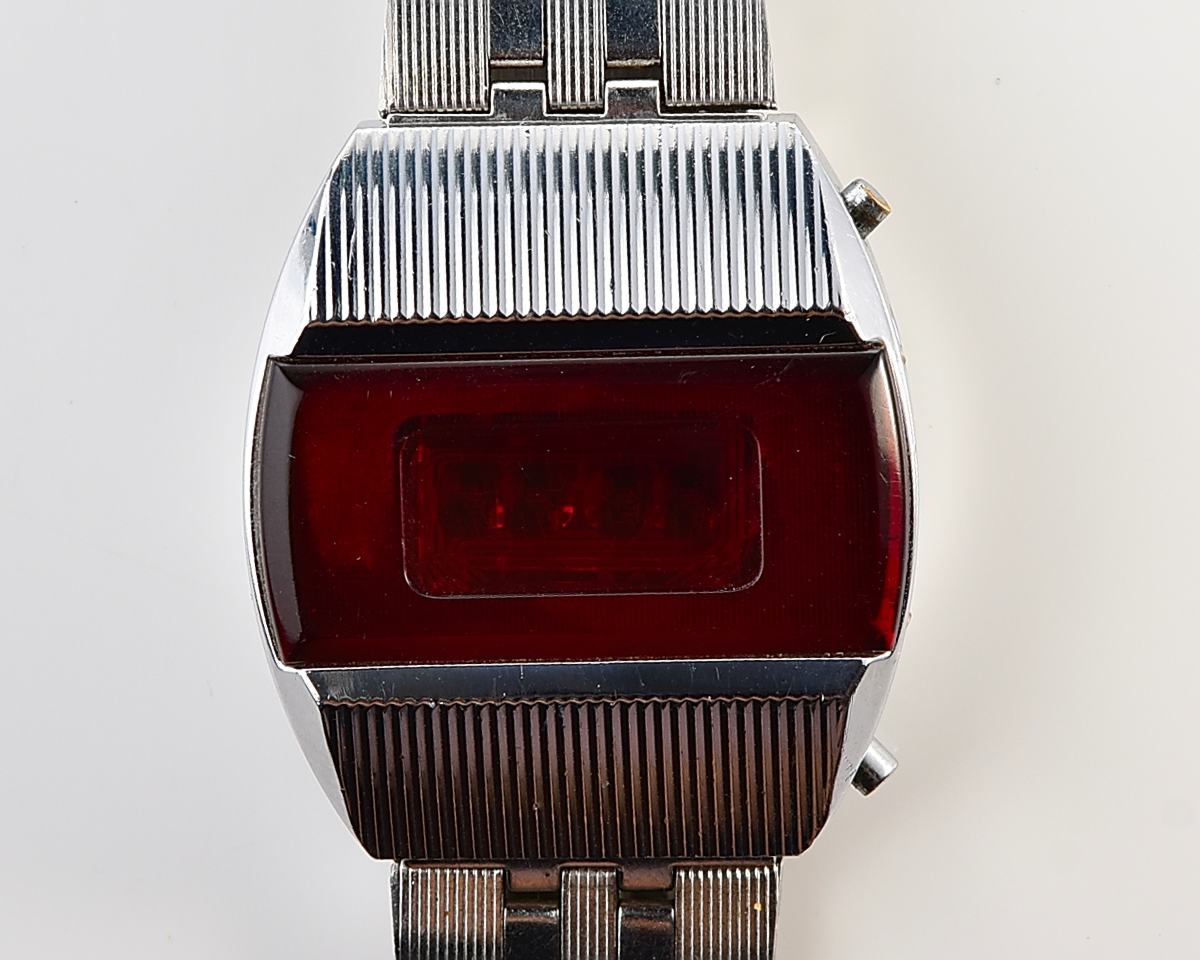 First RED LED Digital Vintage USSR Wrist Watch Electronika E-1 Pulsar with box and passport!
