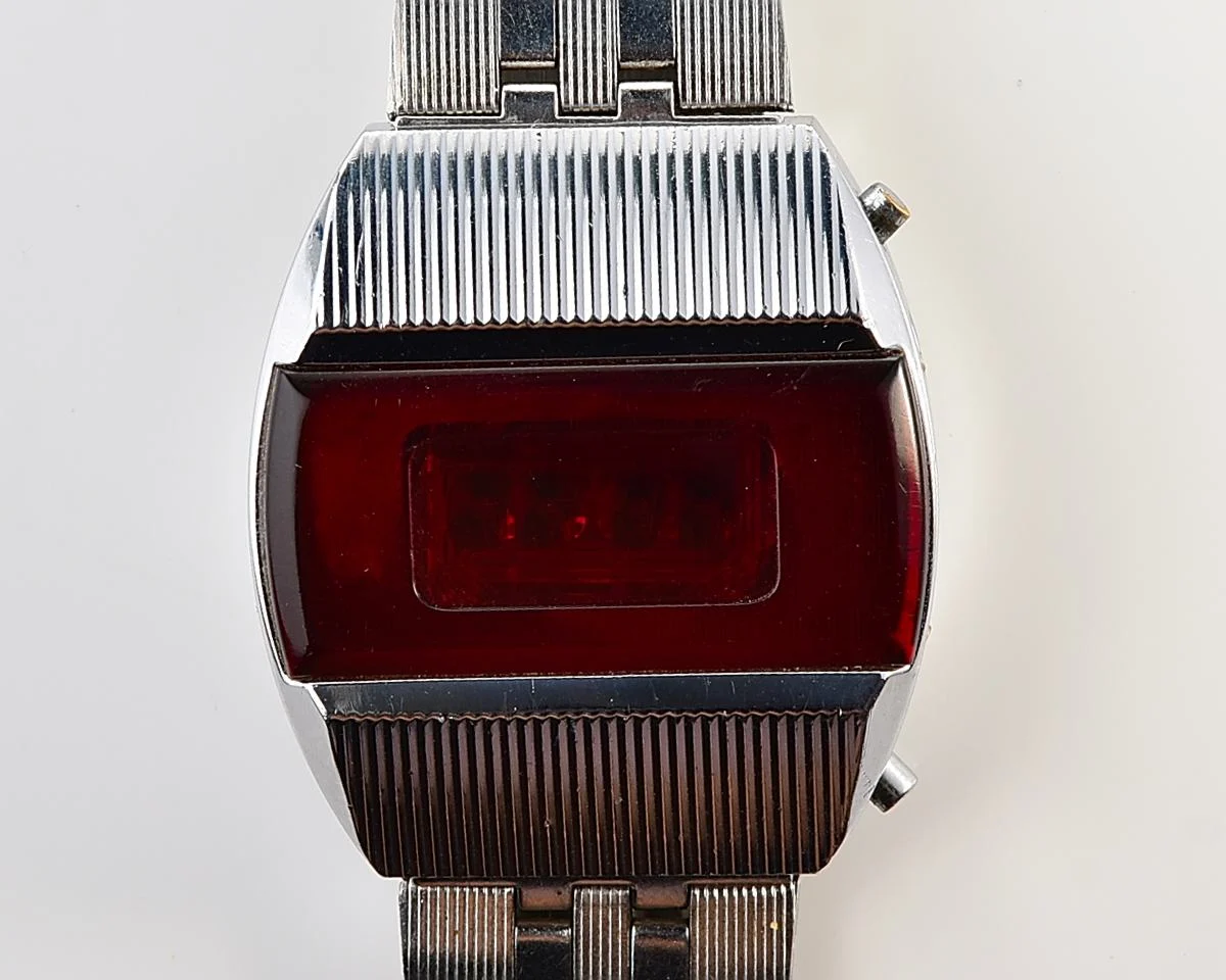 First Red LED Digital Vintage USSR Wrist Watch Electronika E-1 Pulsar with box and passport!