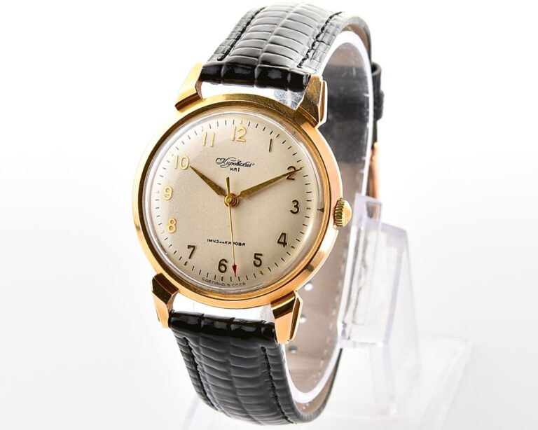 RARE! Beautiful vintage soviet gold-plated Kirovskie wristwatch from 1950s