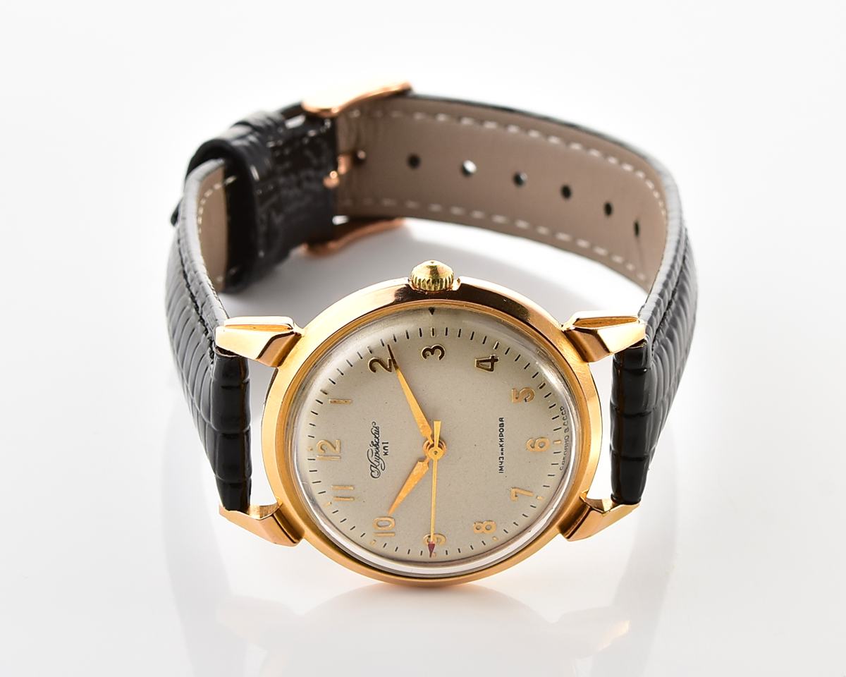 RARE! Beautiful vintage soviet gold-plated Kirovskie wristwatch from 1950s