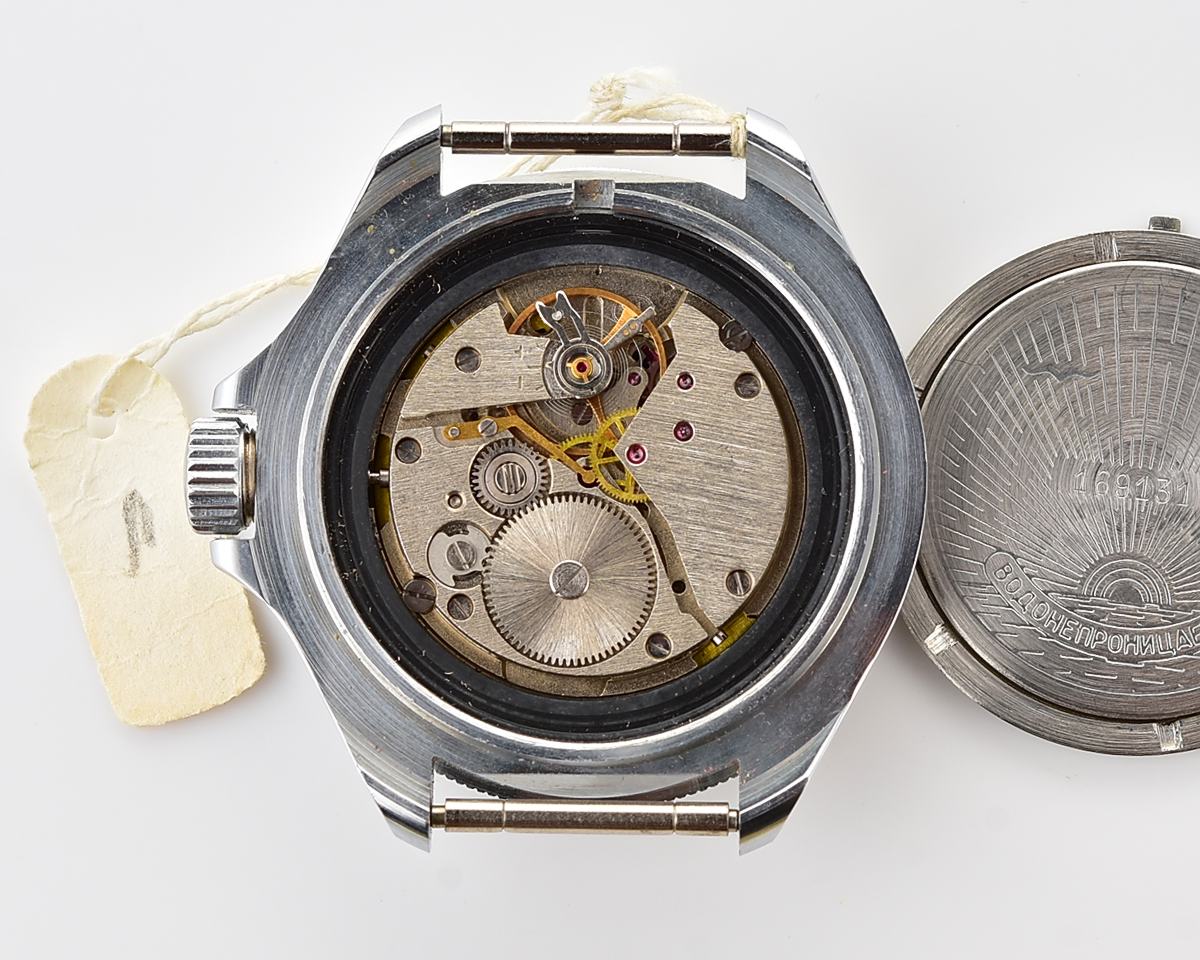 TIME CAPSULE: Vostok Komandirskie TANK mechanical watch – New Old Stock(NOS)!