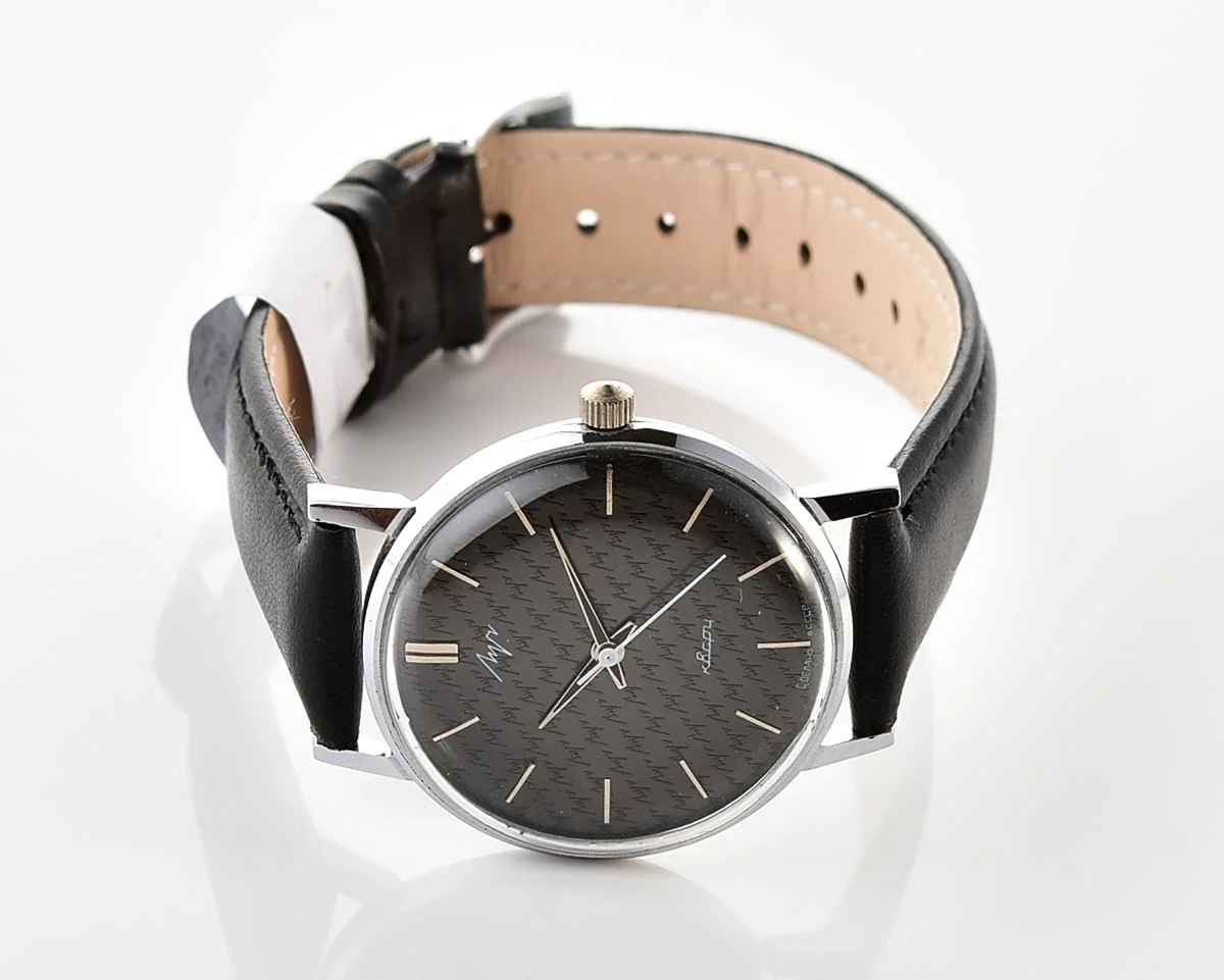 Soviet Luch logo dial watch with quartz movement