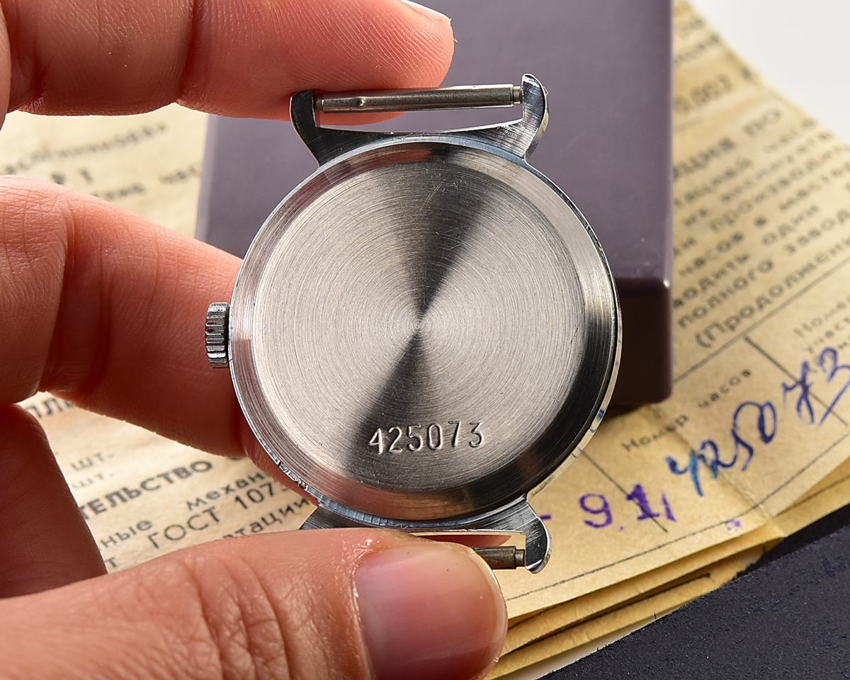 TIME CAPSULE: Soviet mechanical POBEDA watch in box – New Old Stock(NOS)!