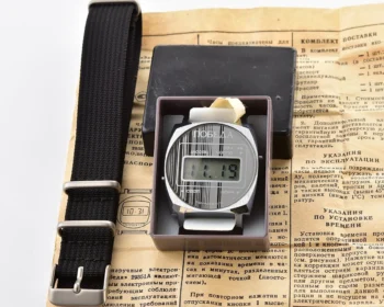 TIME CAPSULE: Digital vintage USSR wrist watch Pobeda in box – New Old Stock (NOS)!