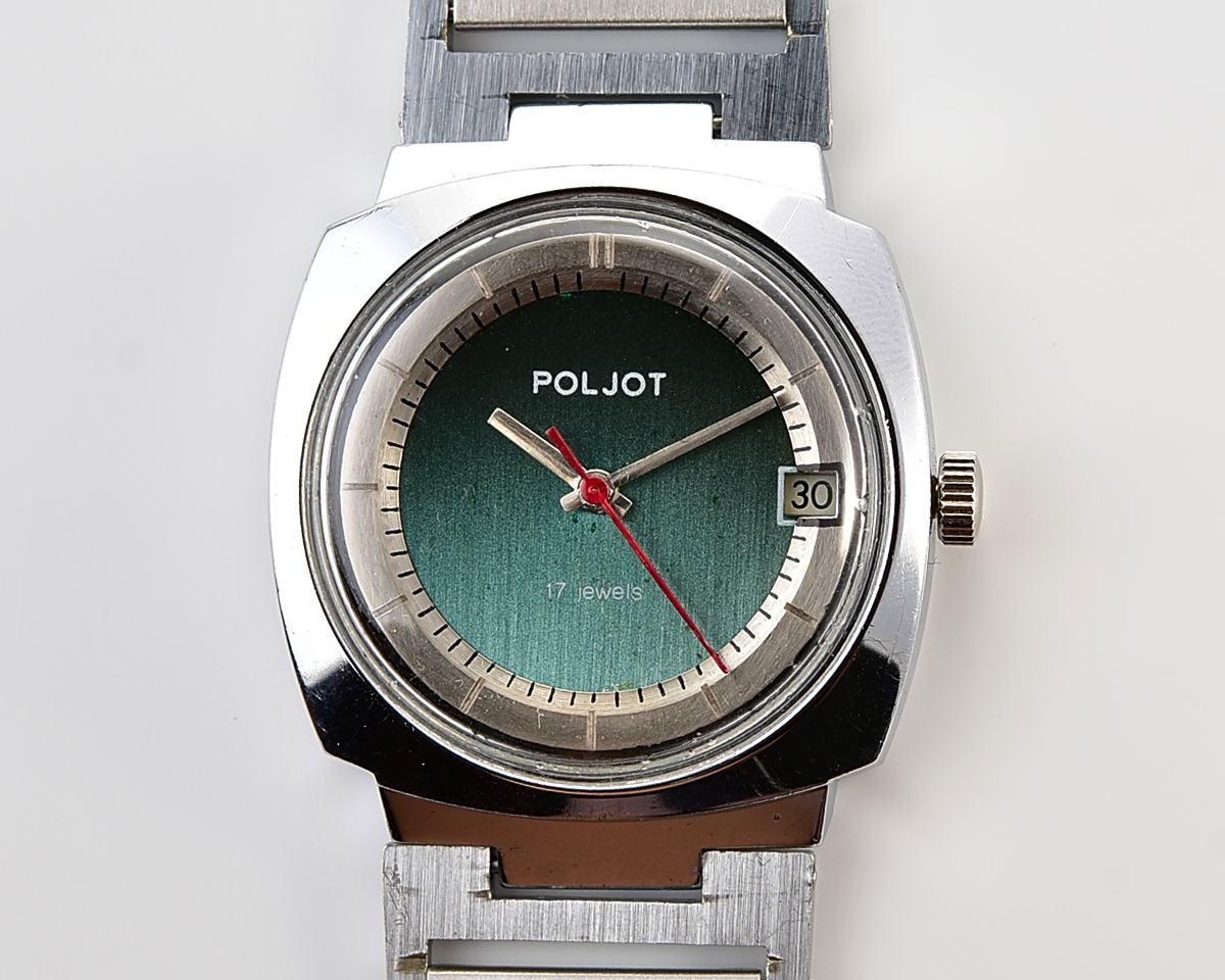 Soviet POLJOT mechanical wristwatch with "space-age" retro-minimalistic duo-tone dial from 1970s