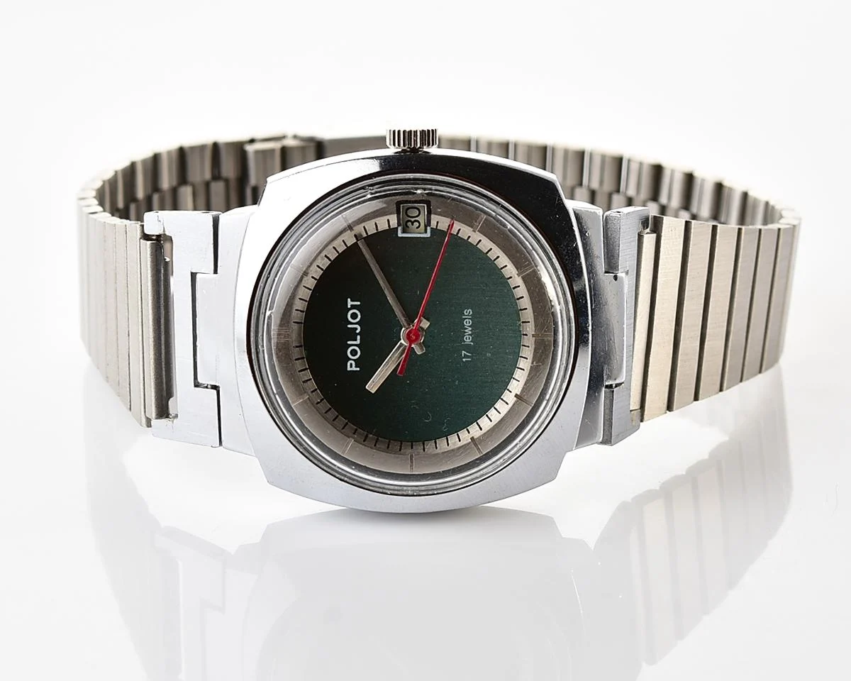 Soviet Poljot mechanical wristwatch with "space-age" retro-minimalistic duo-tone dial from 1970s