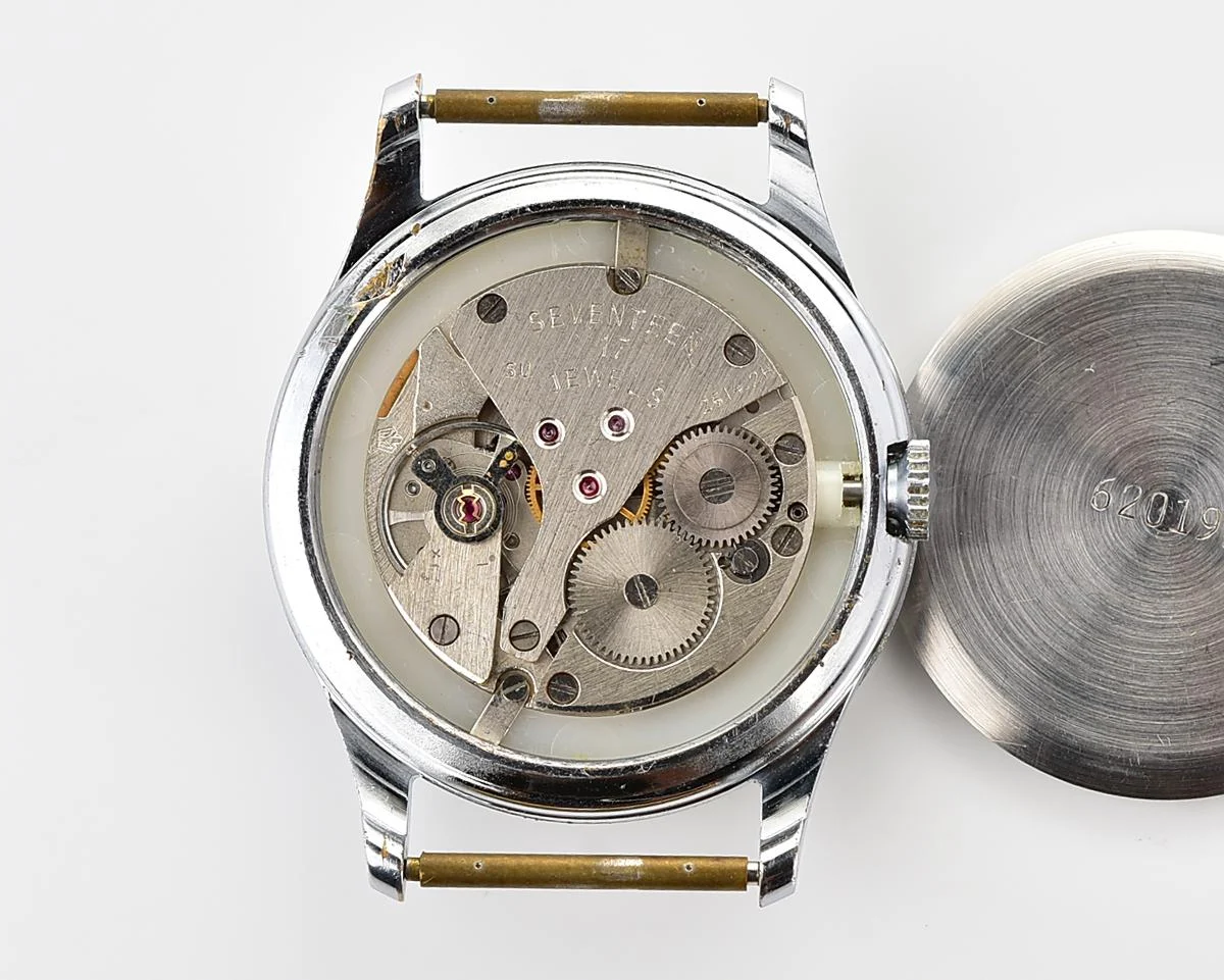 Vintage Soviet Poljot 17 jewels mechanical watch with white dial, date & Roman numeral bezel - Image 11