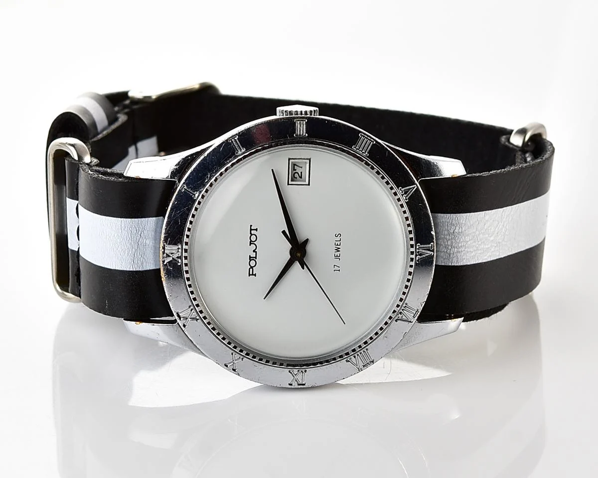 Vintage Soviet Poljot 17 jewels mechanical watch with white dial, date & Roman numeral bezel - Image 5