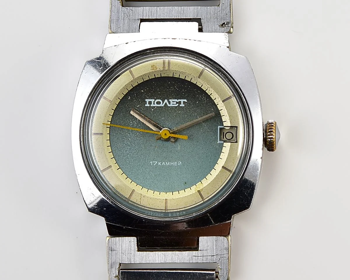 Soviet Poljot mechanical wrist watch with "space-age" retro-minimalistic duo-tone dial from 1970s