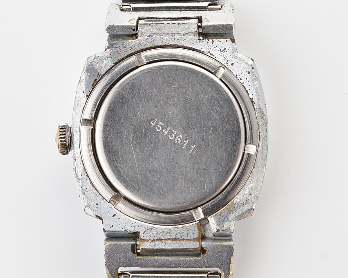 Soviet POLJOT mechanical wrist watch with "space-age" retro-minimalistic duo-tone dial from 1970s