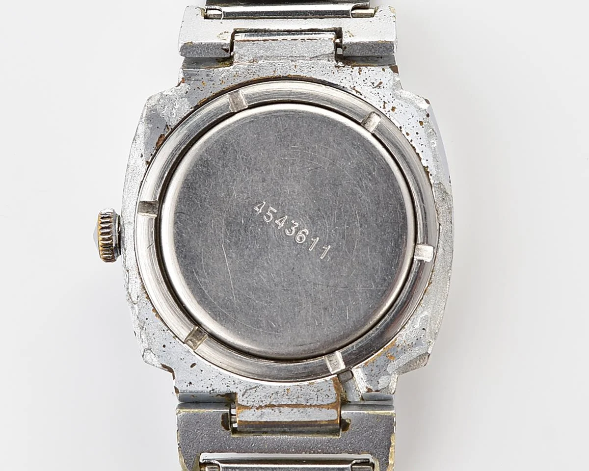 Soviet Poljot mechanical wrist watch with "space-age" retro-minimalistic duo-tone dial from 1970s